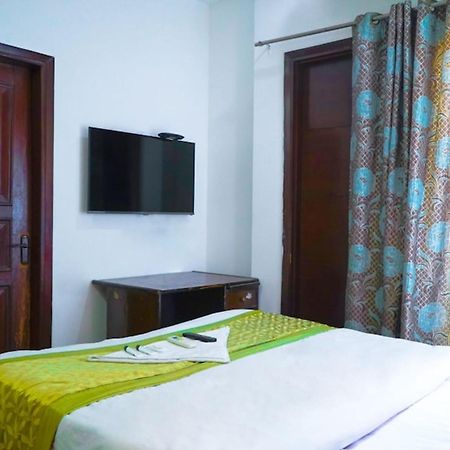 Deluxe Rooms In Jangpura Нью-Дели Экстерьер фото