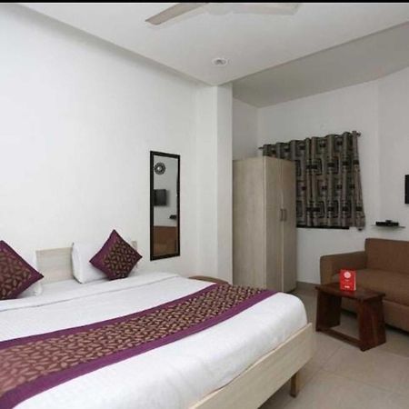 Deluxe Rooms In Jangpura Нью-Дели Экстерьер фото